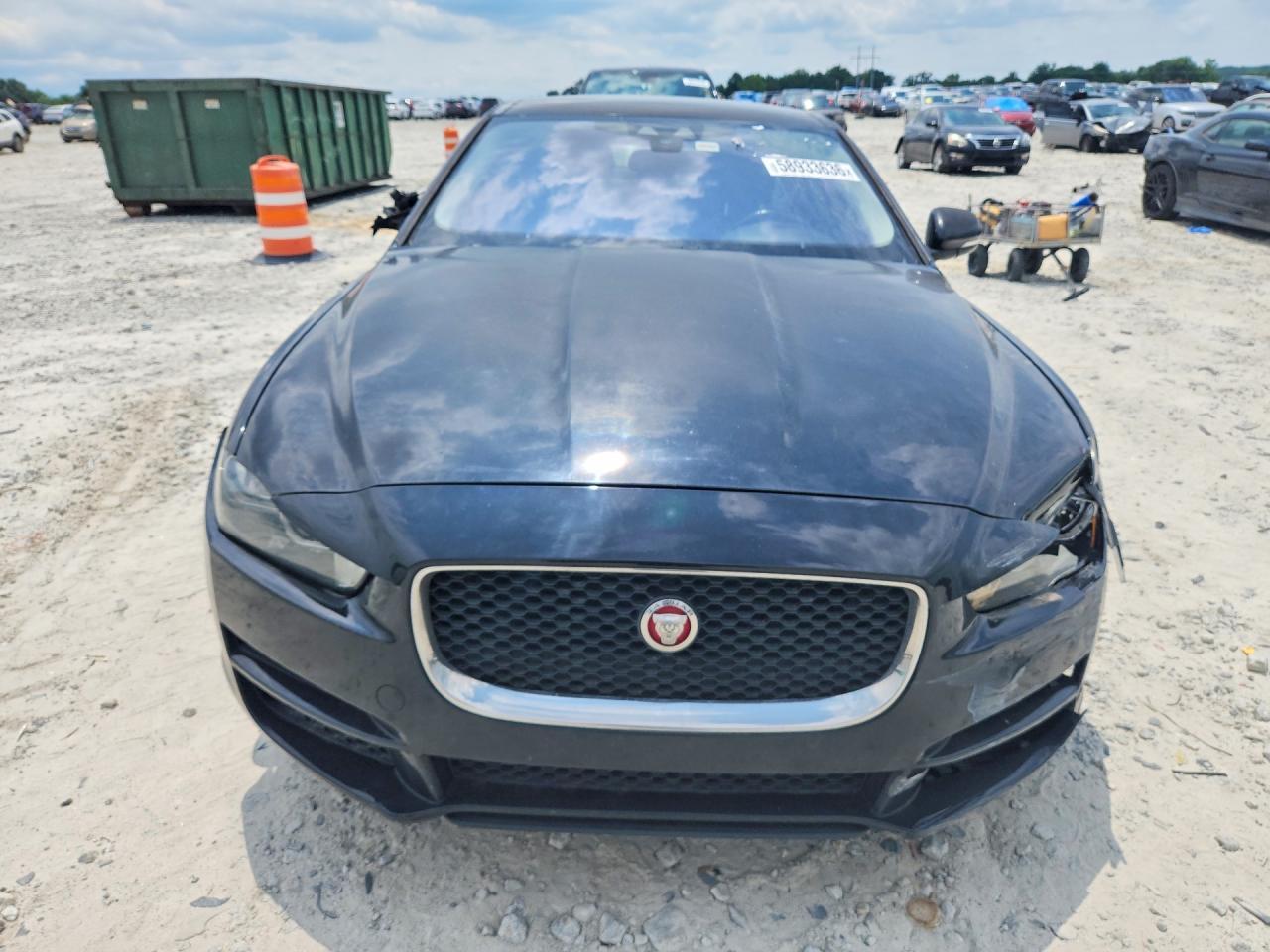 2018 Jaguar Xe Premium - Фото 5