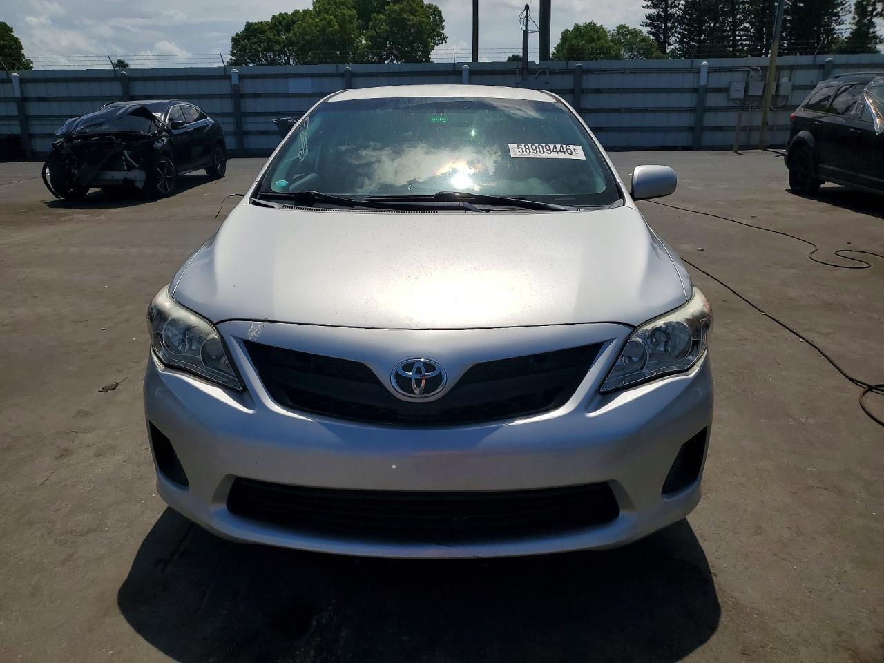 2011 Toyota Corolla Le - Image 5