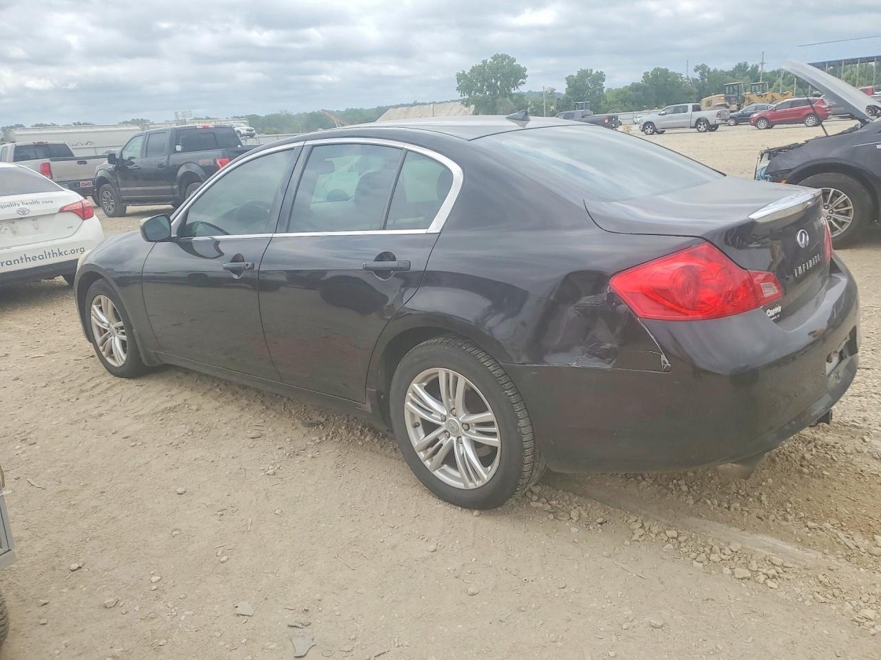 2011 Infiniti G37 Sedan X - Image 2