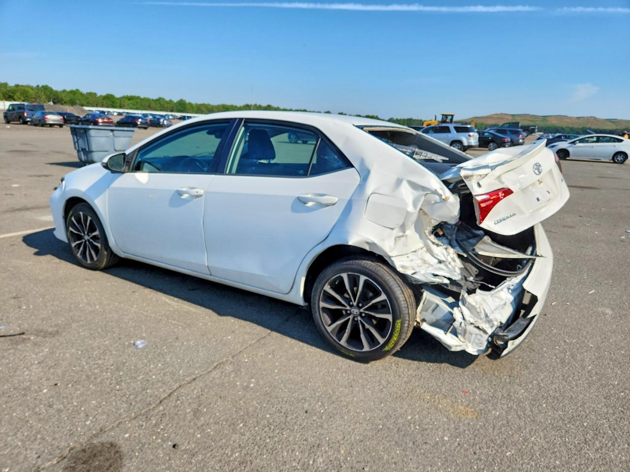 2017 Toyota Corolla Se - Image 2