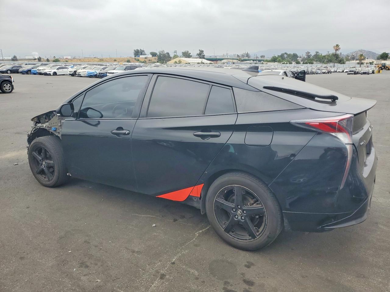 2016 Toyt Prius - Фото 2