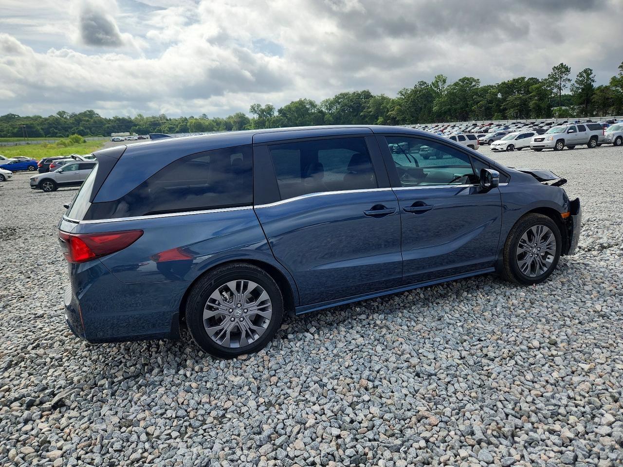 2025 Honda Odyssey Touring - Фото 3