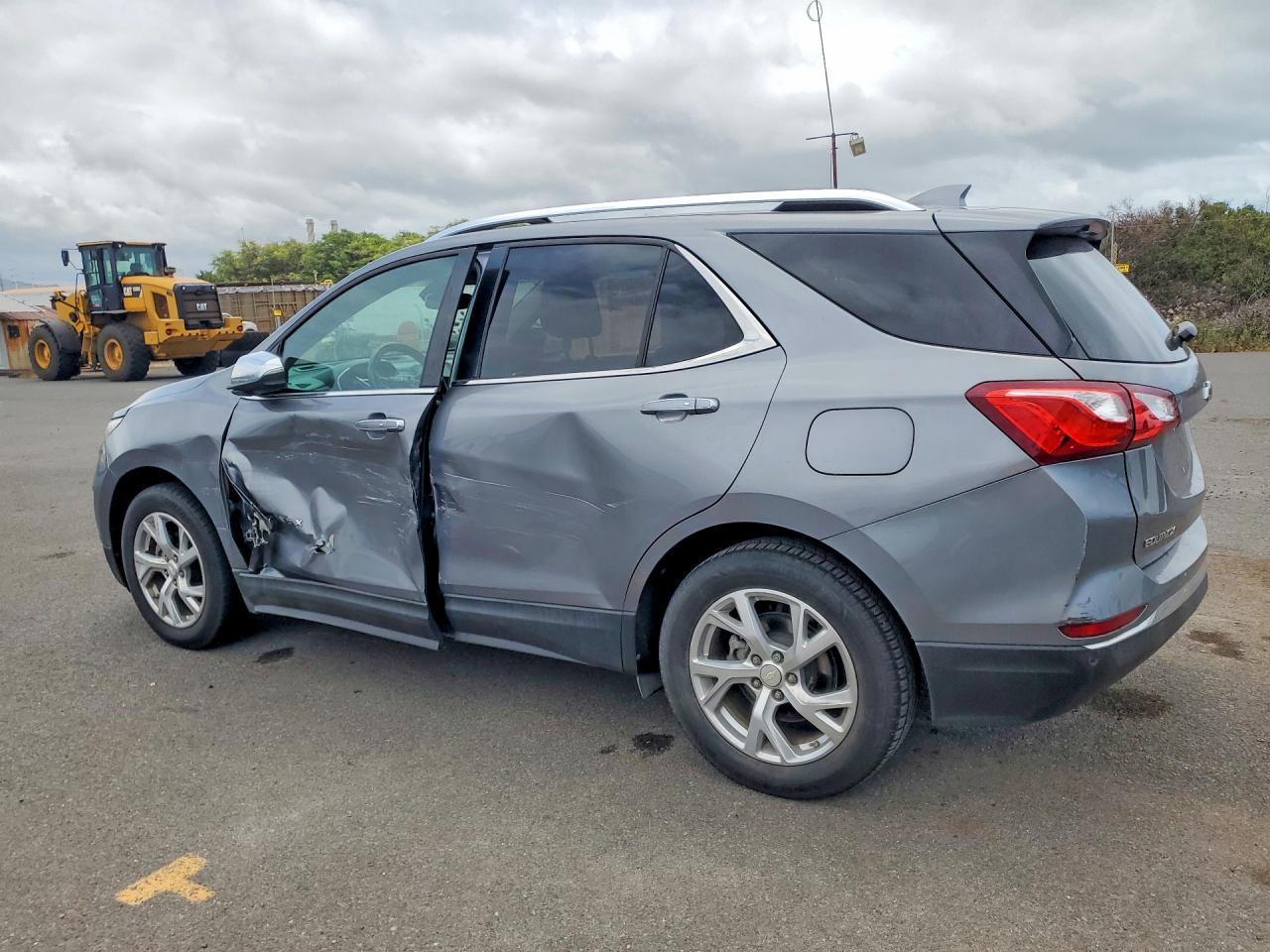 2018 Chevrolet Equinox - Image 2
