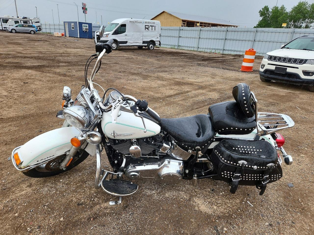 2011 Harley-Davidson Flstc - Image 3