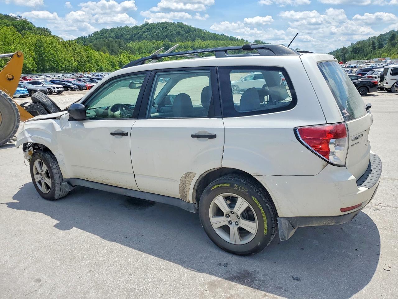 2012 Subaru Forester 2.5X - Фото 2