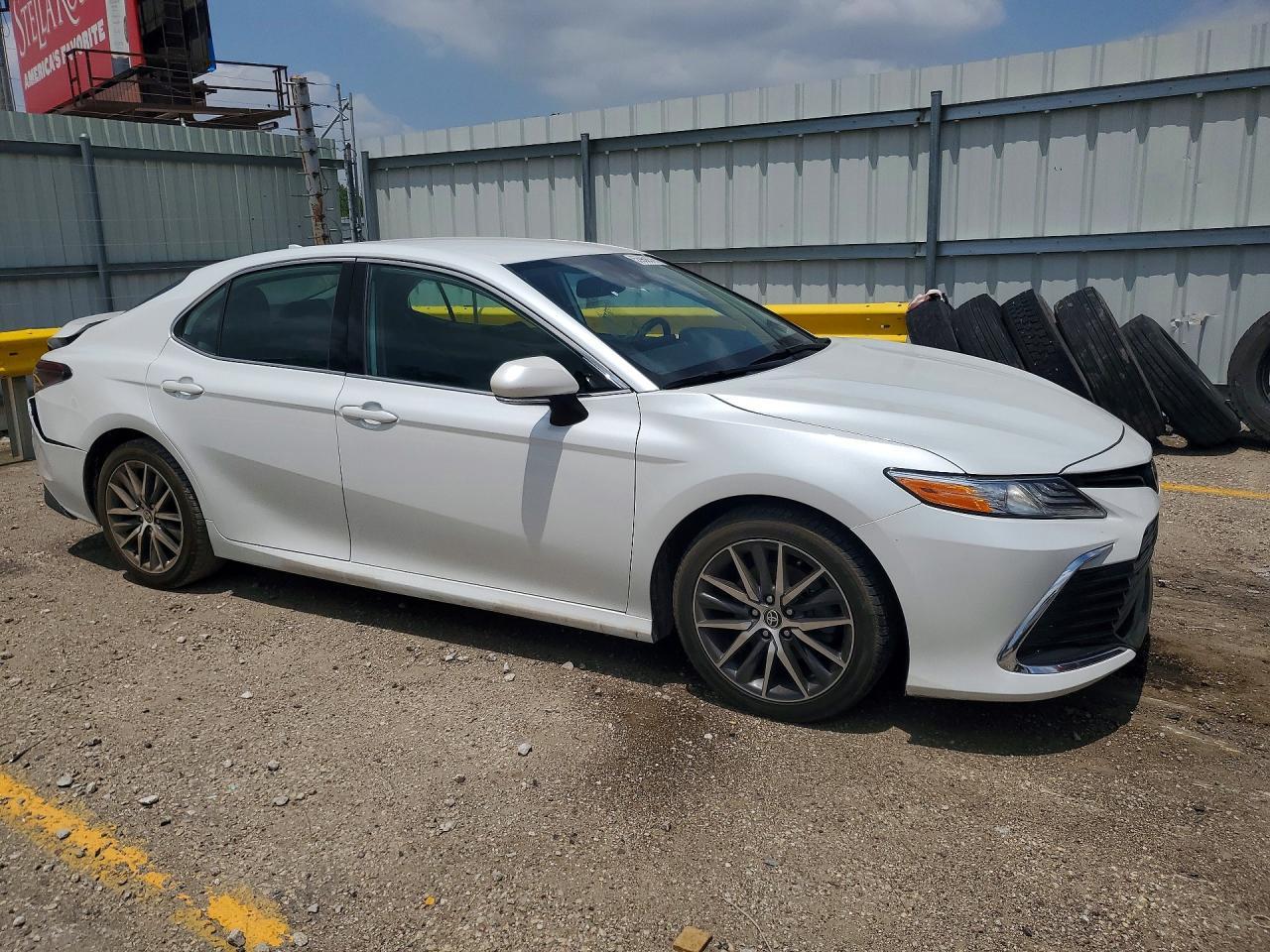 2021 Toyota Camry Xle - Фото 4
