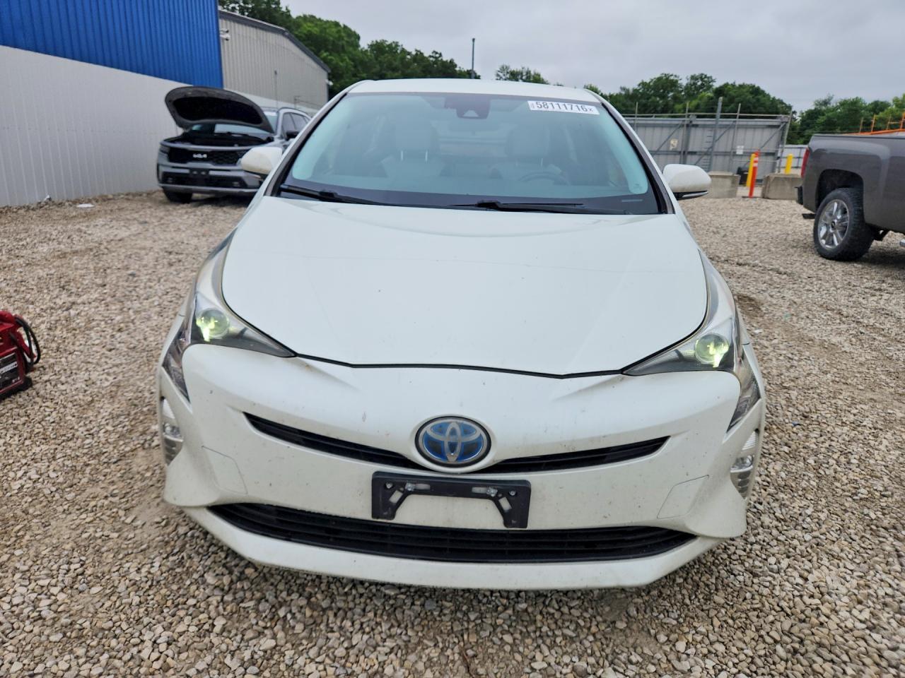2017 Toyota Prius Three Touring - Image 5