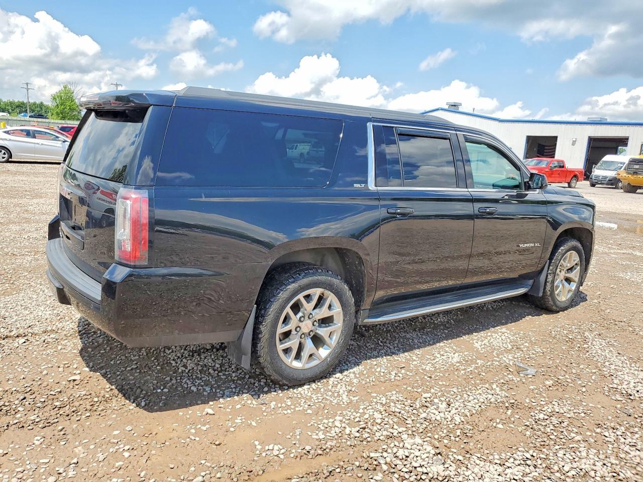 2016 GMC Yukon Xl K1500 Slt - Image 3
