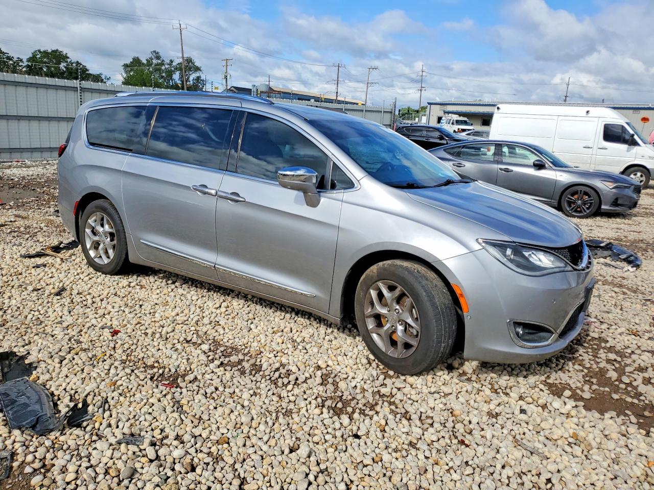 2017 Chrysler Pacifica Limited - Фото 4