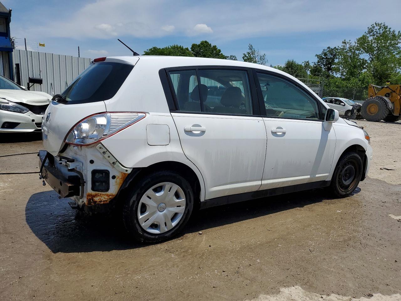 2011 Nissan Versa 1.8 S - Фото 3