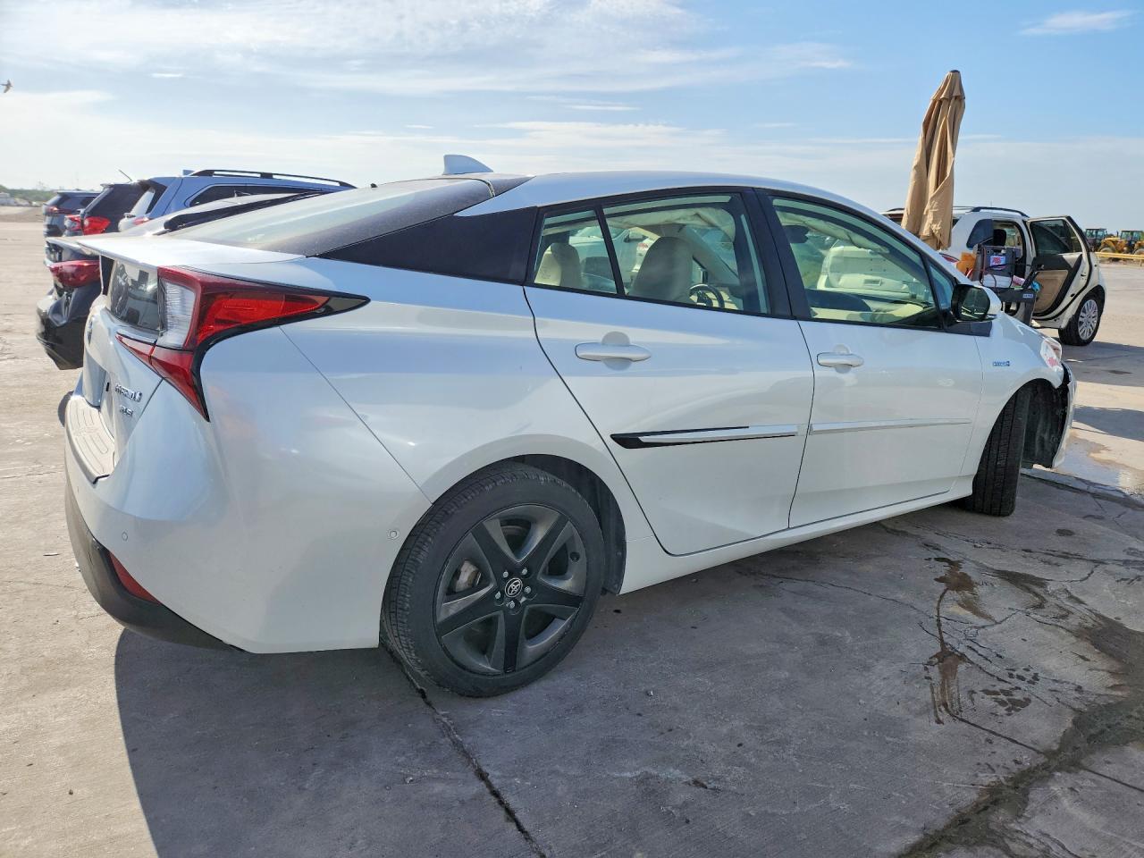 2022 Toyota Prius - Image 3