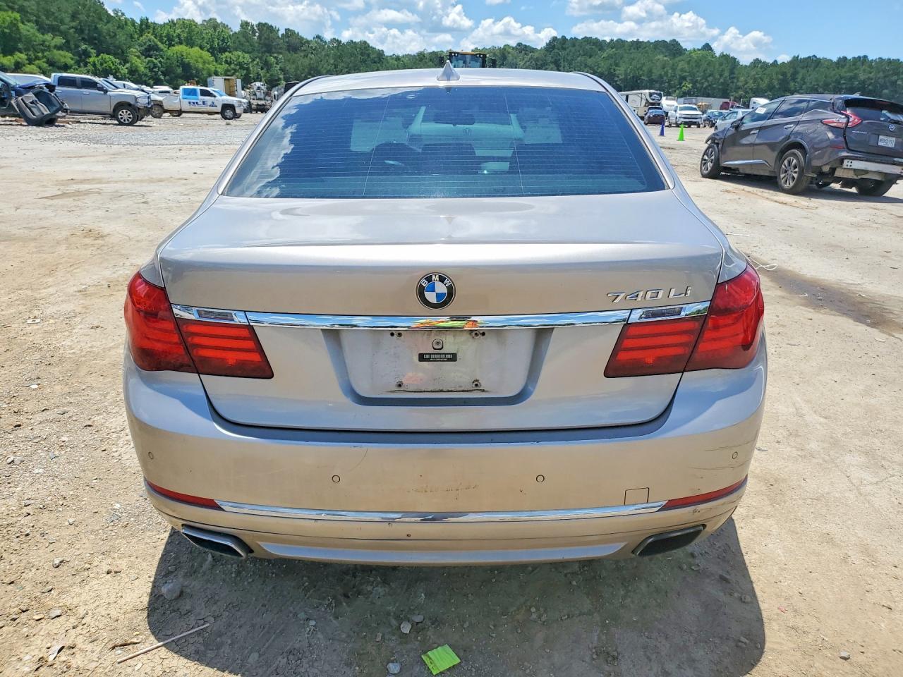 2013 BMW 740 Li - Фото 6