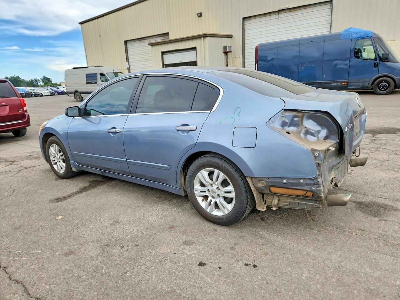 2011 Nissan Altima 2.5 - Фото 2