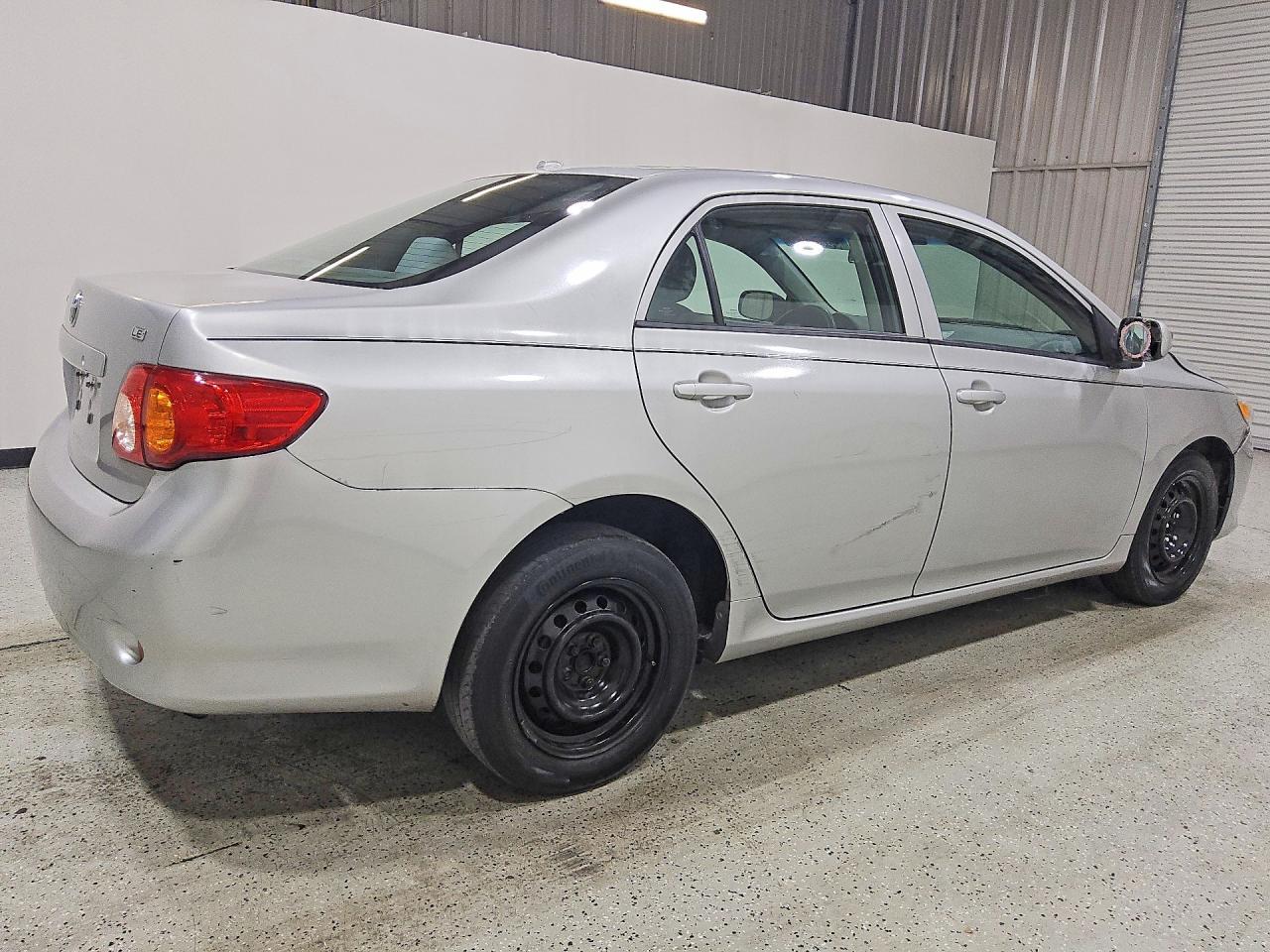 2010 Toyota Corolla Le - Фото 3