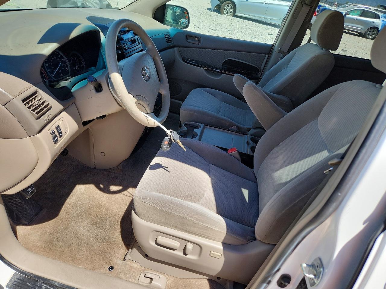 2005 Toyota Sienna Le 8 Passenger - Фото 7