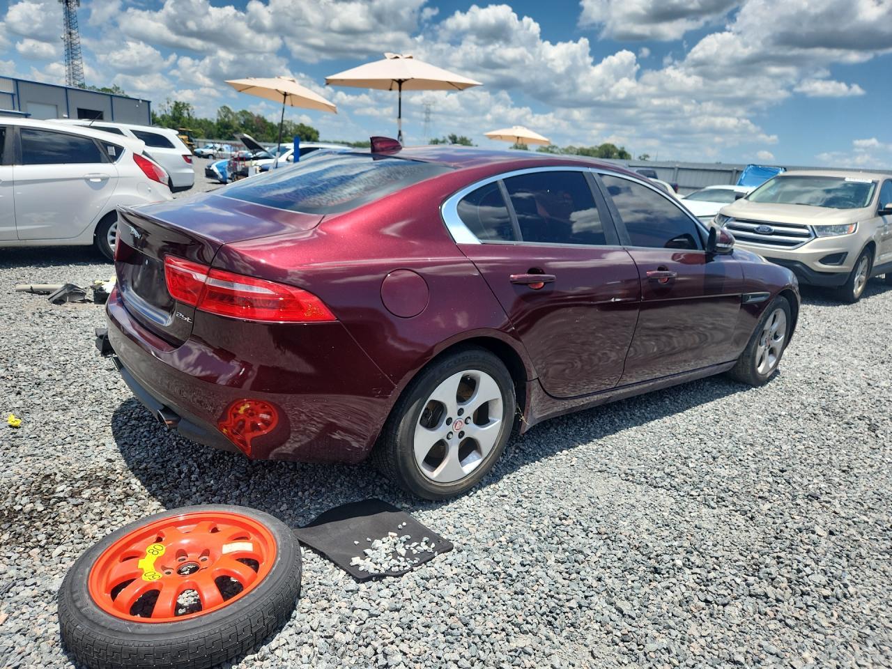 2017 Jaguar Xe - Фото 3