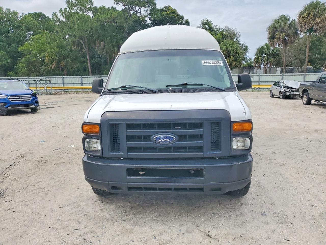 2009 Ford Econoline E250 Van - Фото 5