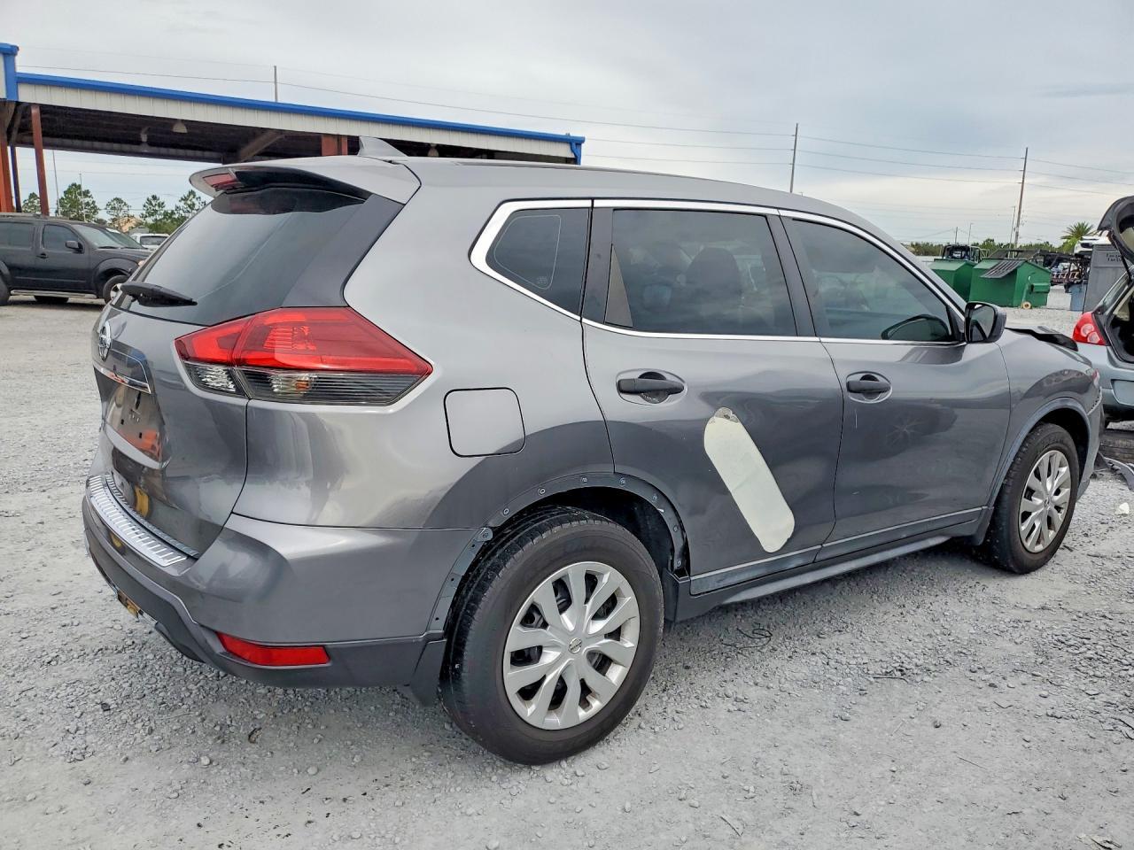 2018 Nissan Rogue S - Image 3