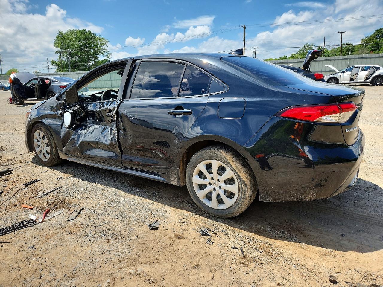 2021 Toyota Corolla Le - Фото 2