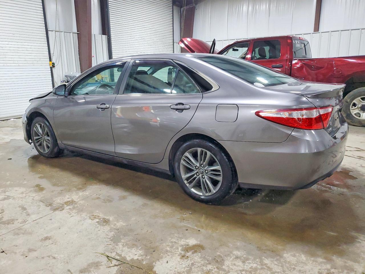 2017 Toyota Camry Se - Image 2