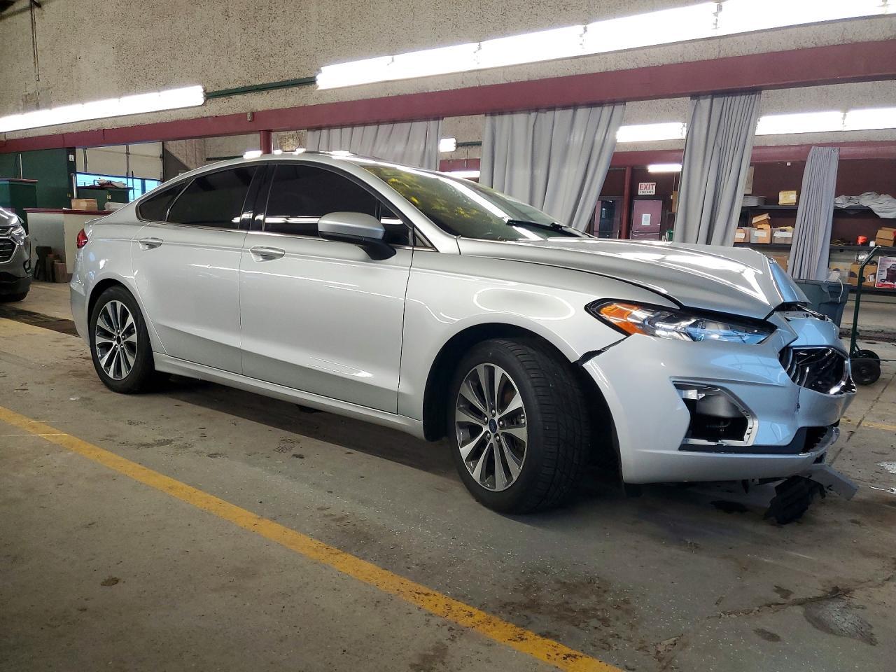 2019 Ford Fusion Se - Фото 4