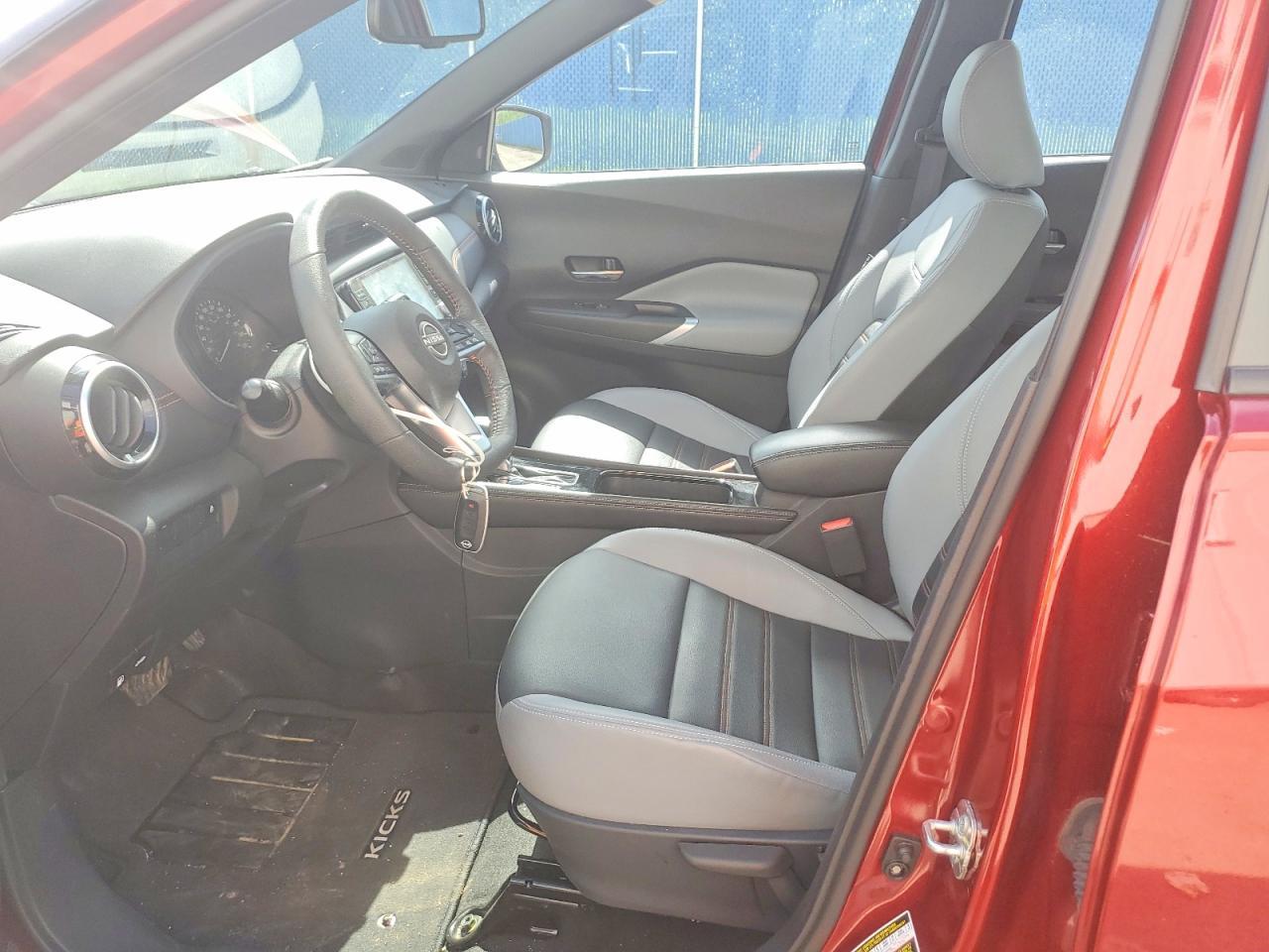 2023 Nissan Kicks Sr - Image 7