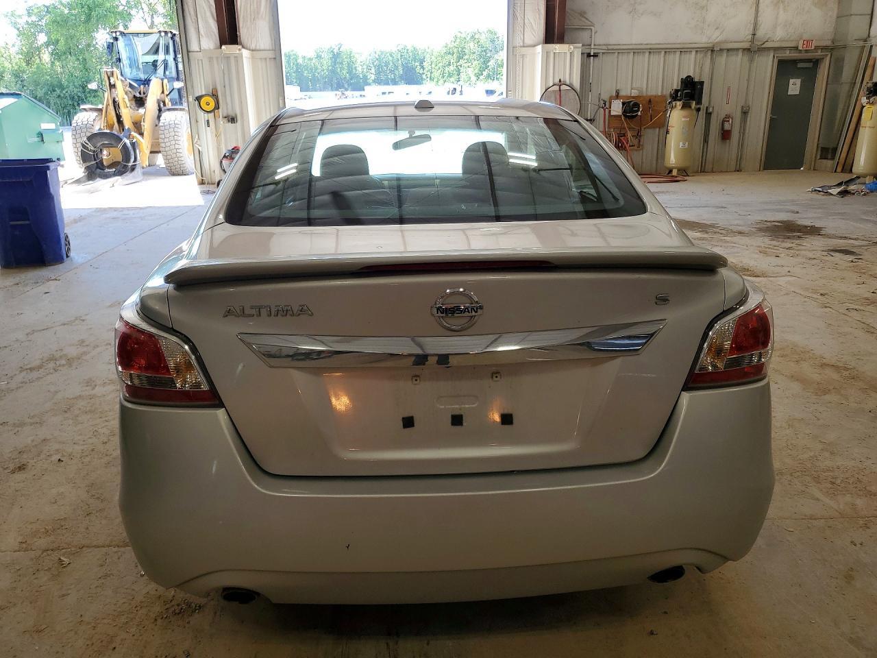 2015 Nissan Altima 2.5 S - Image 6