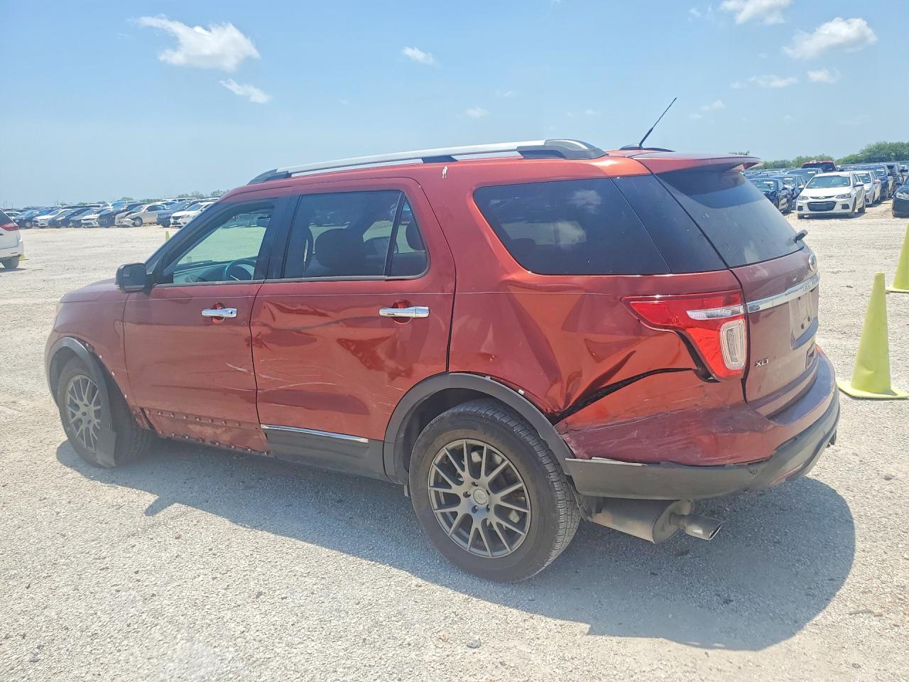 2014 Ford Explorer Xlt - Фото 2