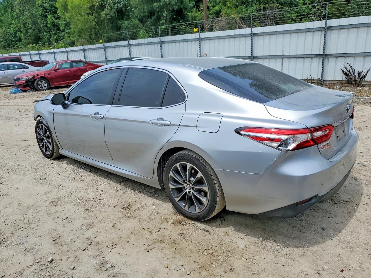 2018 Toyota Camry Le - Image 2