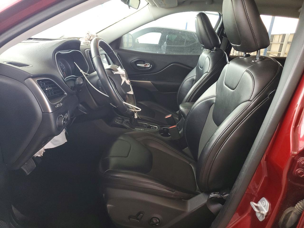2019 Jeep Cherokee Latitude Plus - Image 7