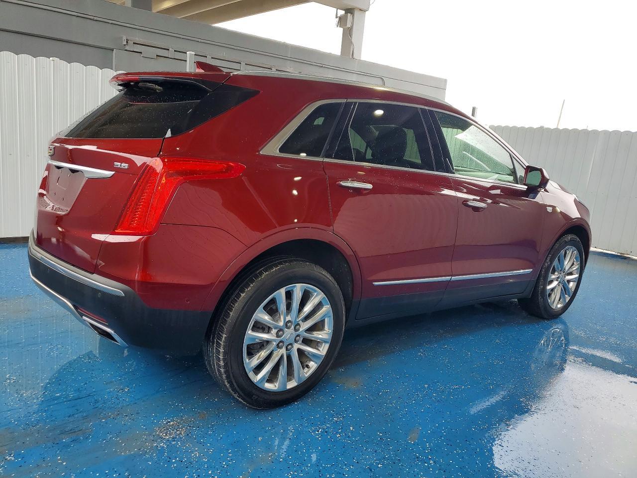 2017 Cadillac Xt5 Platinum - Image 3