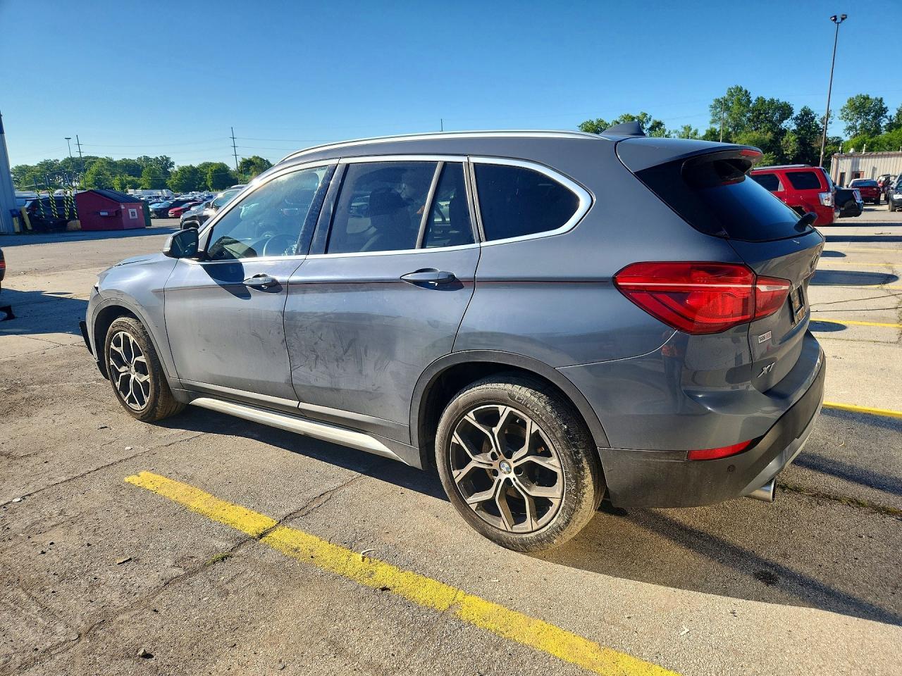 2021 BMW X1 xDrive28I - Фото 2