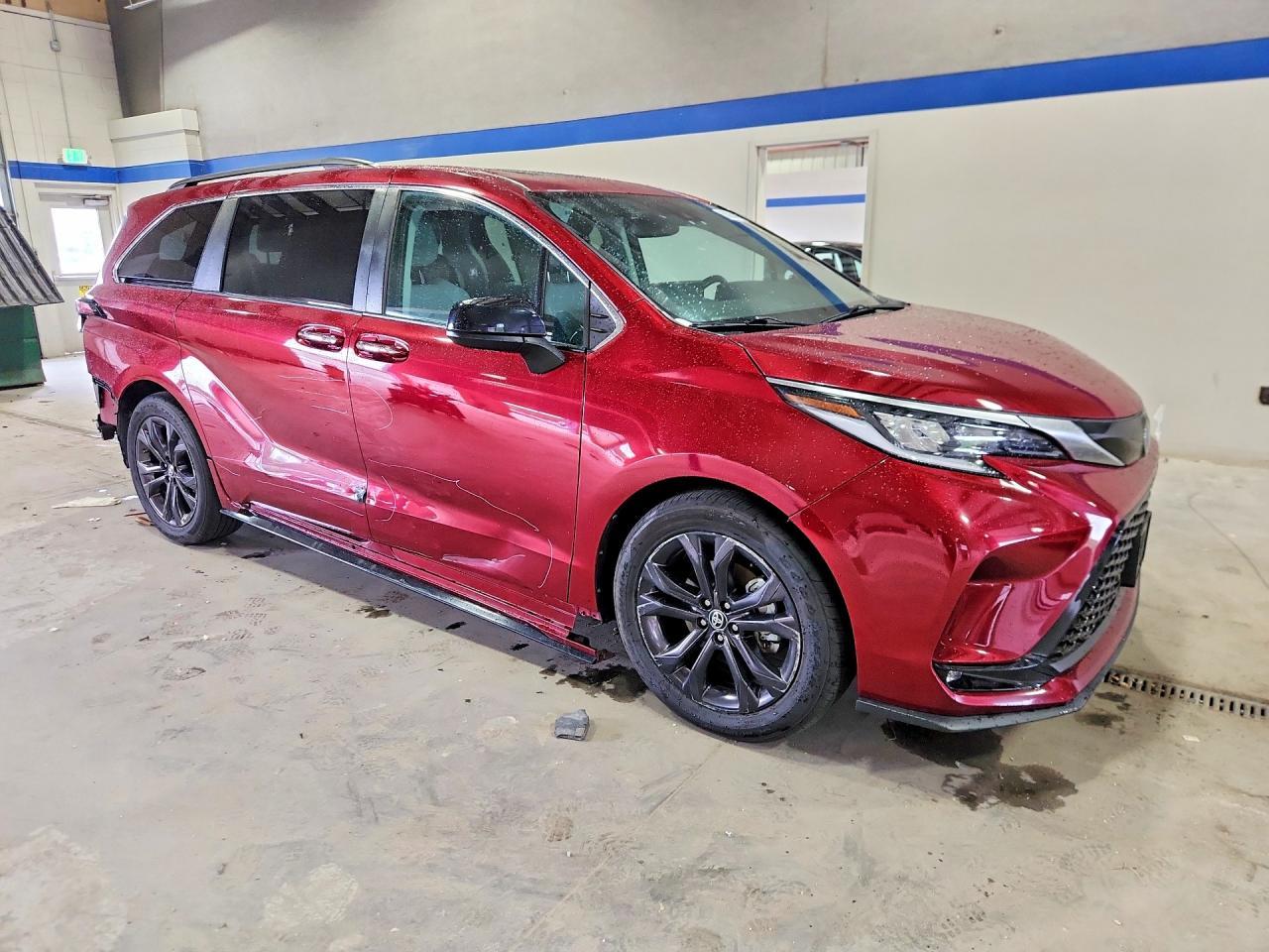 2022 Toyota Sienna Xse - Фото 4