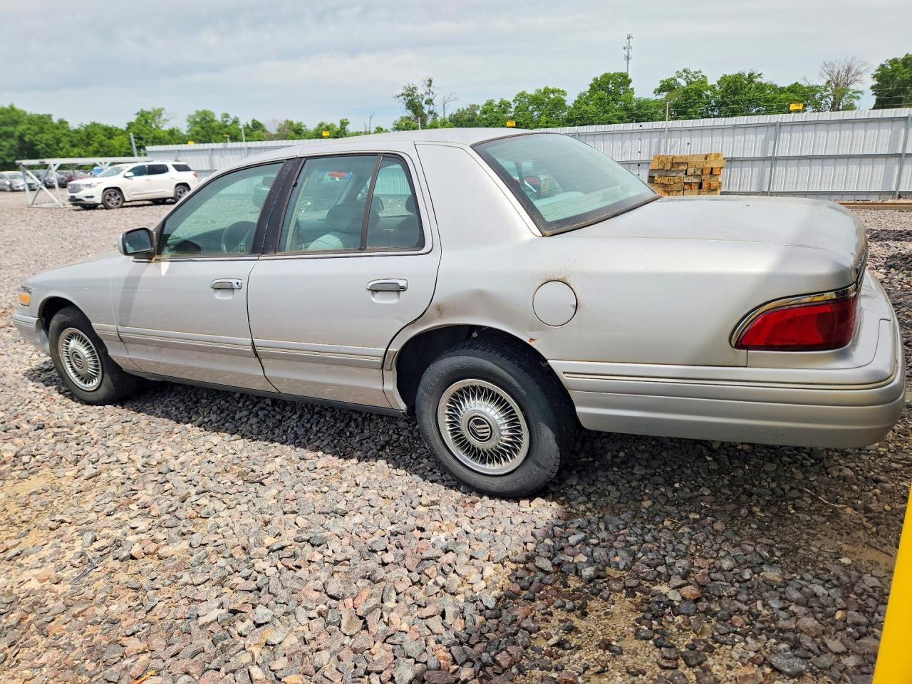 1997 Mercury Grand Marquis Gs - Фото 2