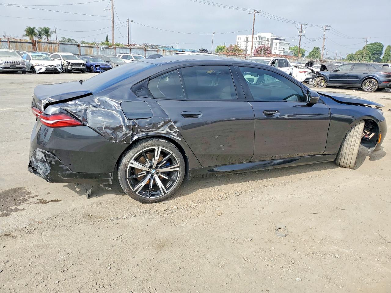 2025 BMW 530 I - Фото 3