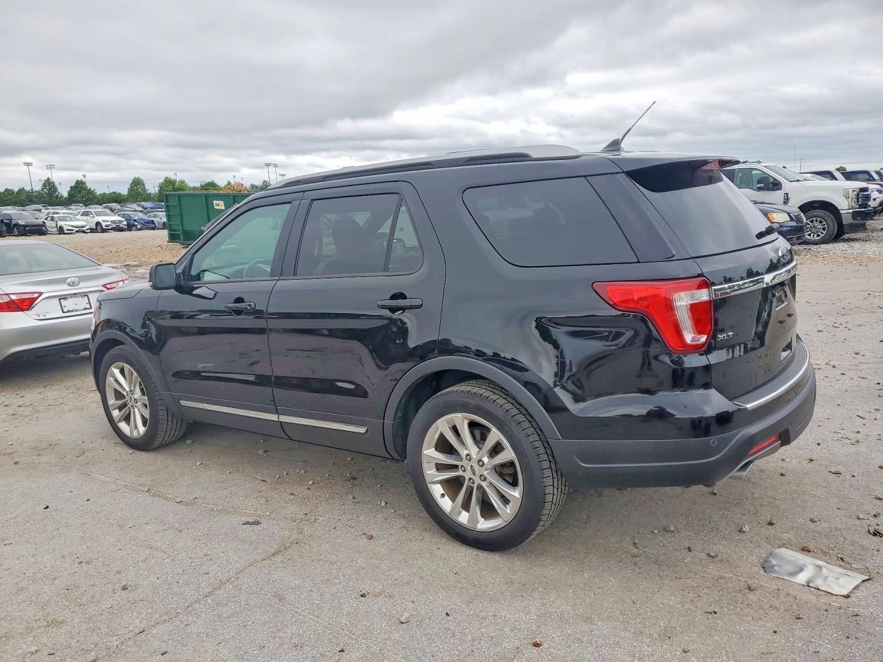 2018 Ford Explorer Xlt - Фото 2