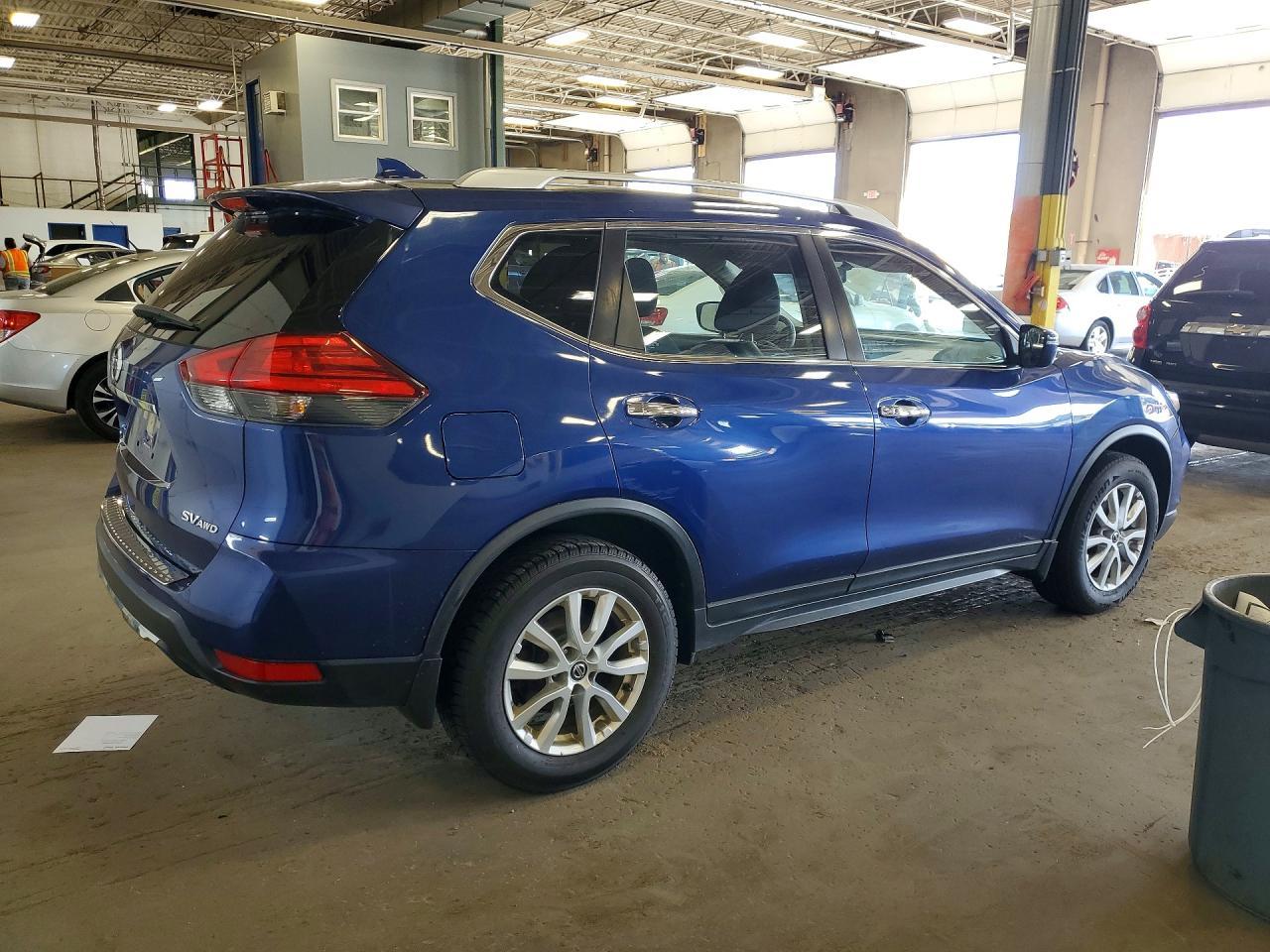 2017 Nissan Rogue Sv - Image 3