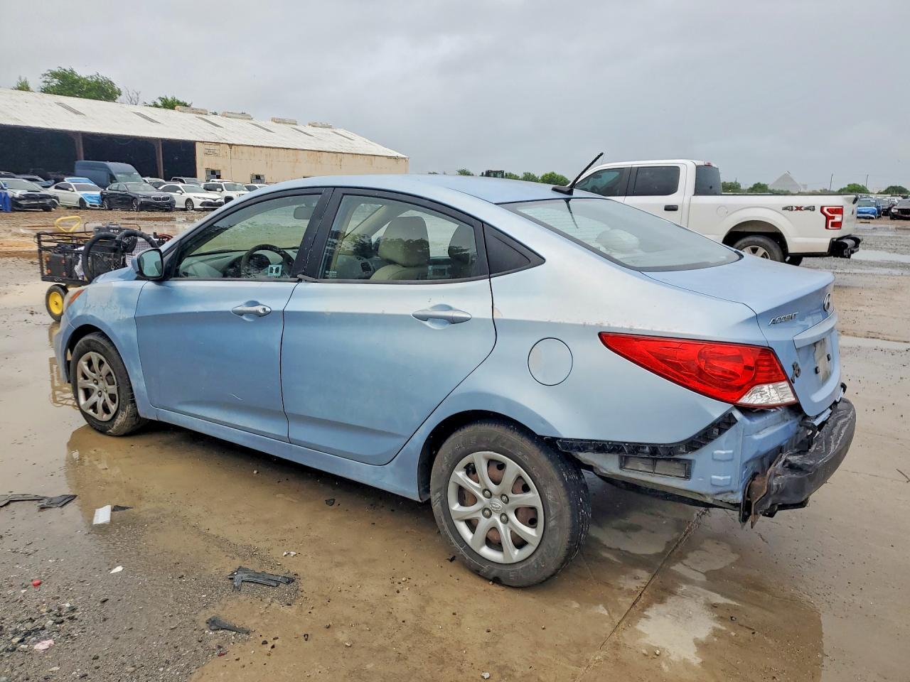2013 Hyundai Accent Gls - Image 2