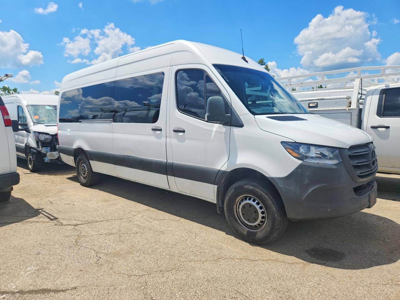2020 Mercedes-Benz Sprinter 2500 Delivery Van - Фото 4