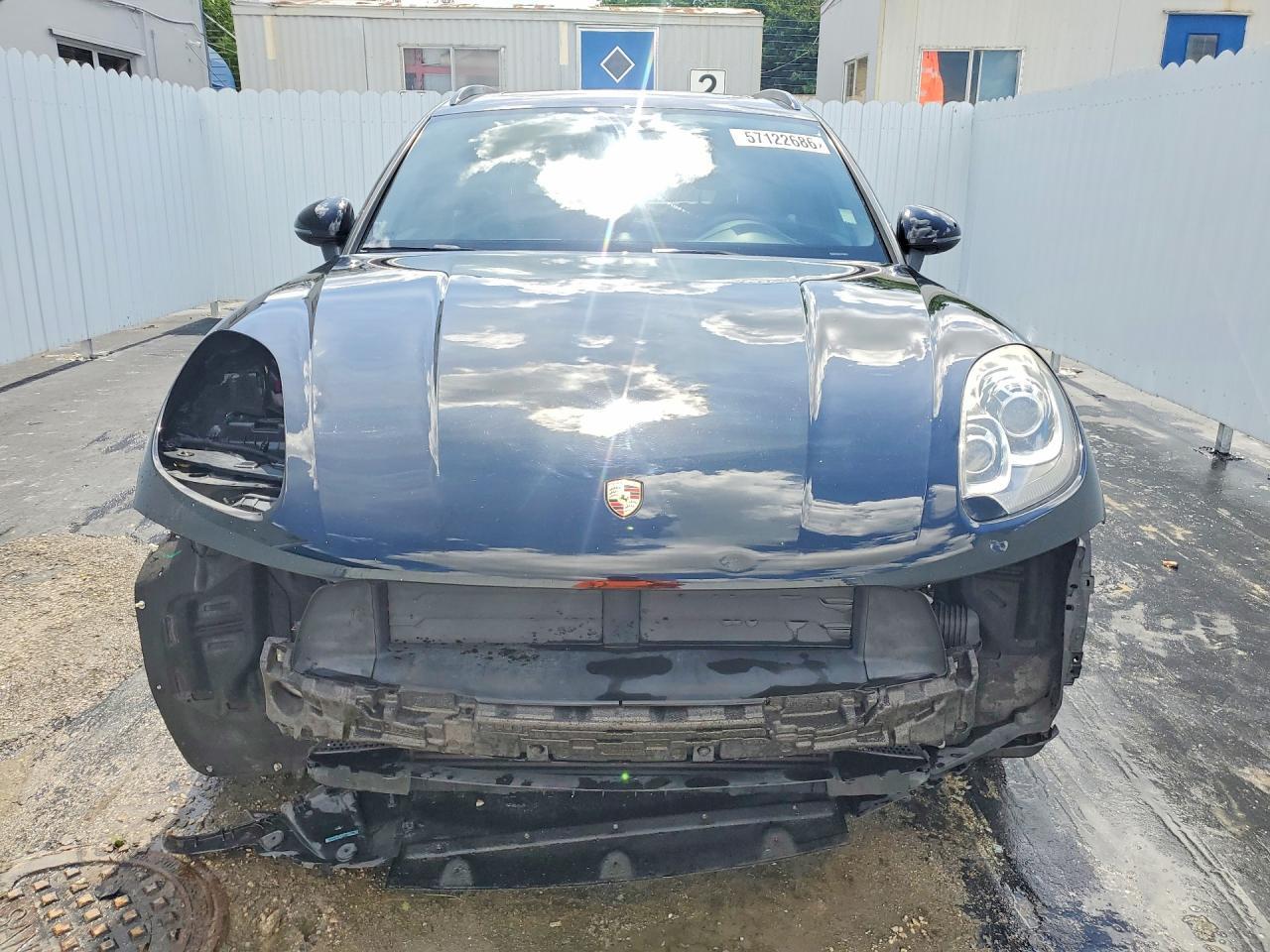 2018 Porsche Macan - Image 5