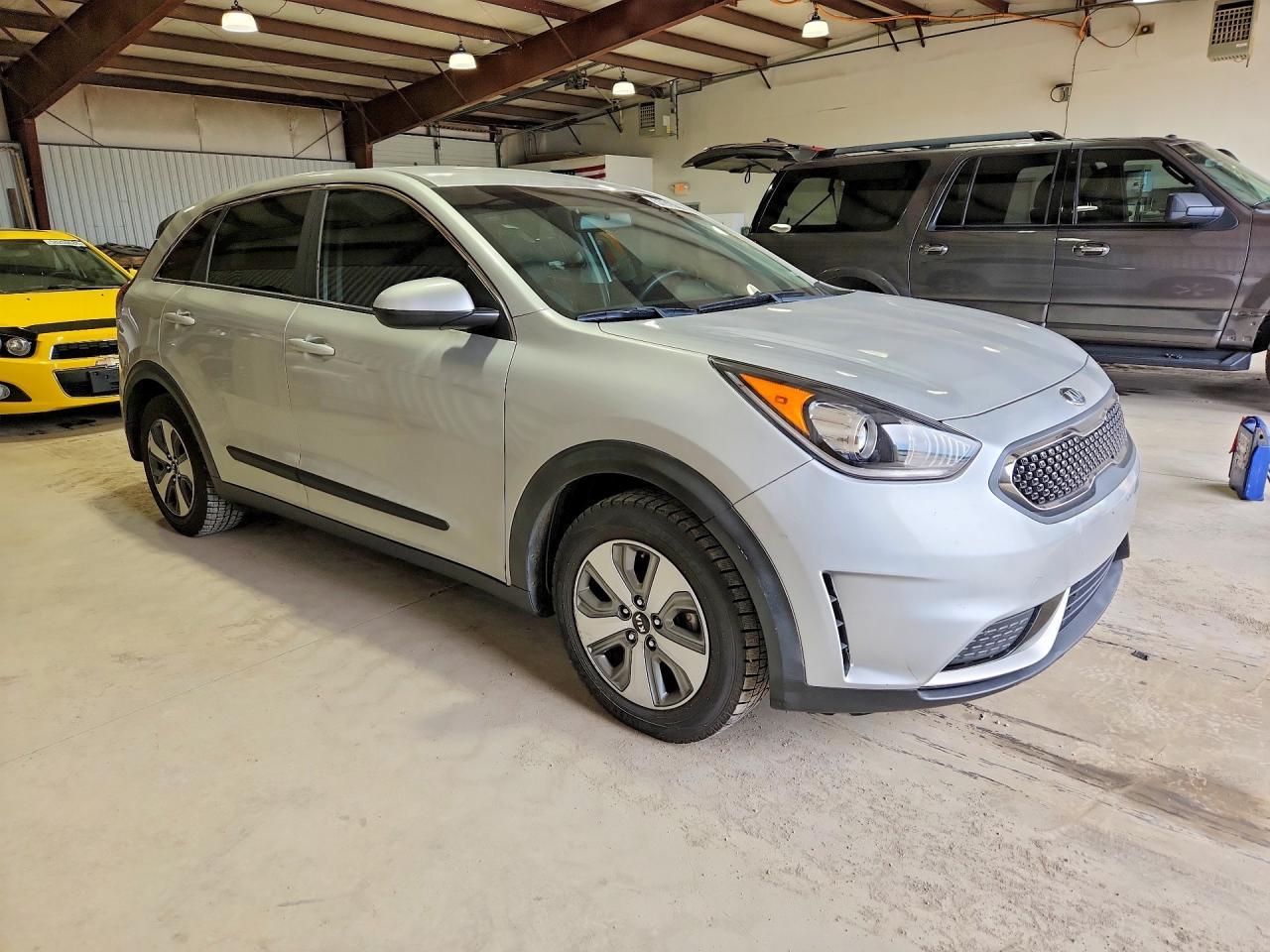 2017 Kia Niro Fe - Фото 4