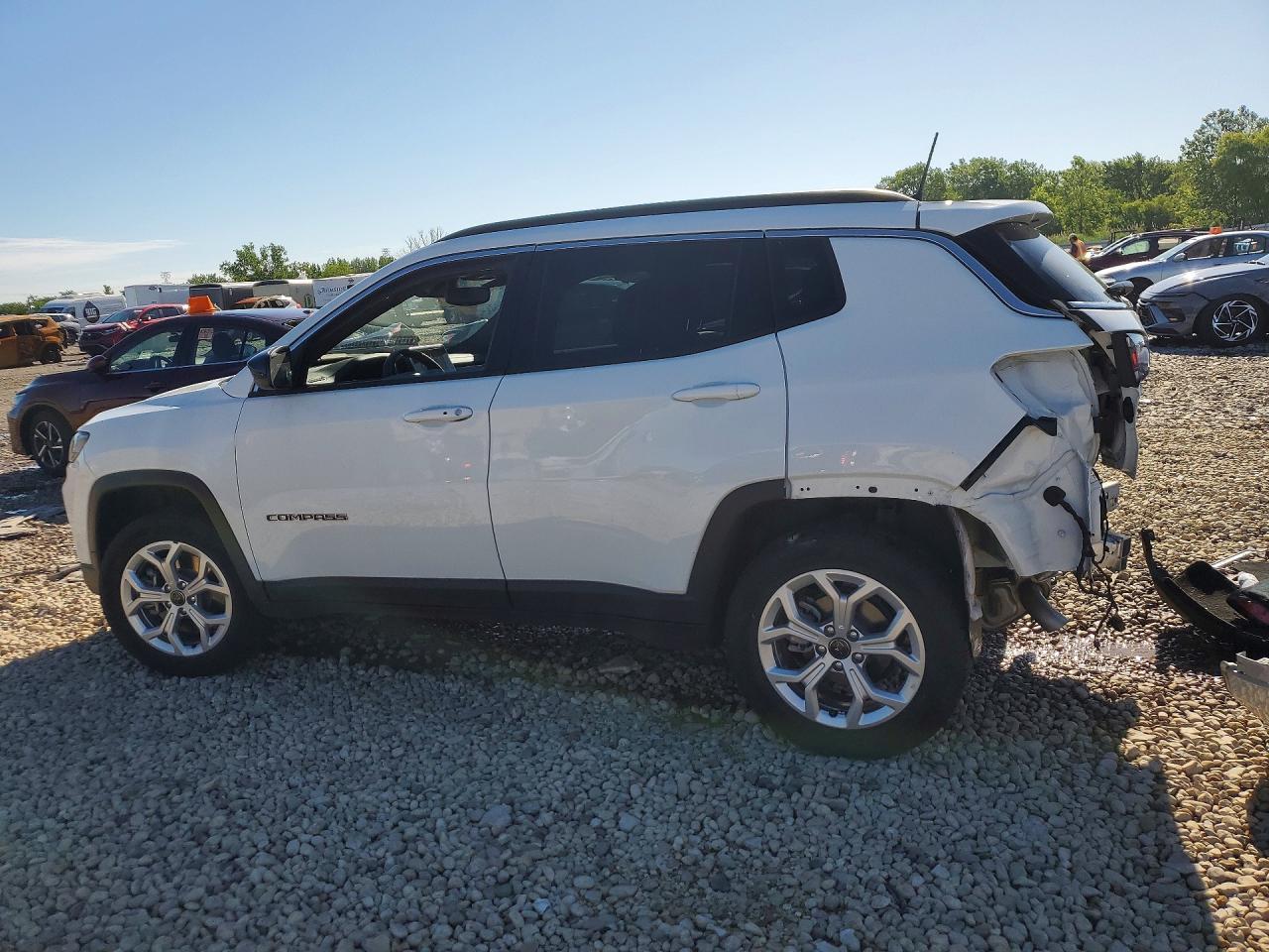 2025 Jeep Compass Latitude - Фото 2