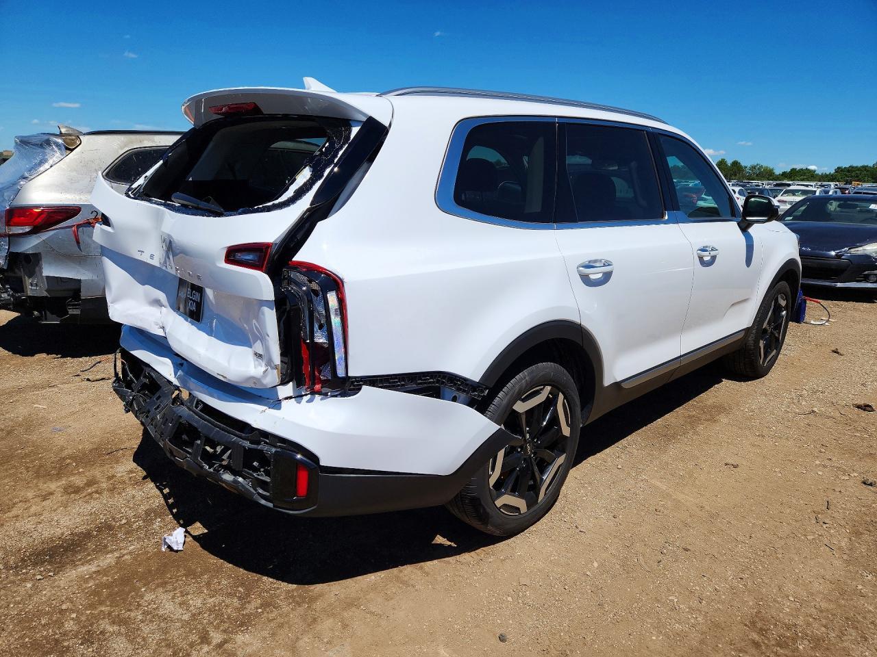 2025 Kia Telluride S - Image 3