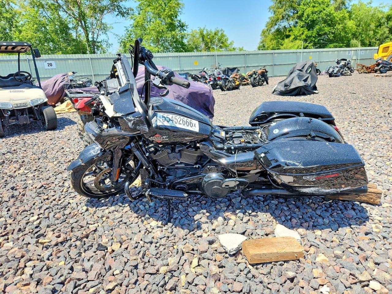 2025 Harley-Davidson Flhx - Image 3