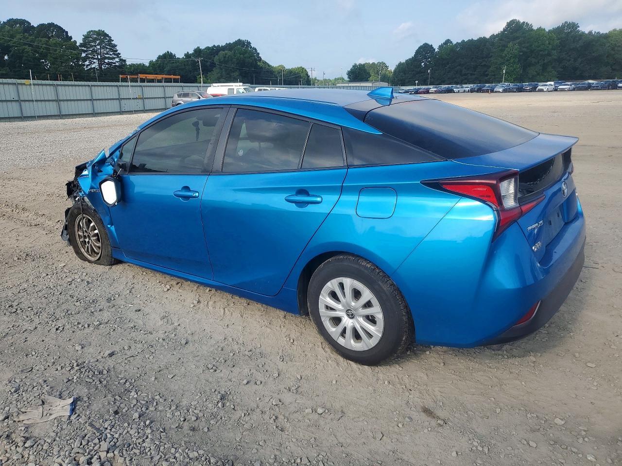 2022 Toyota Prius L Eco - Фото 2