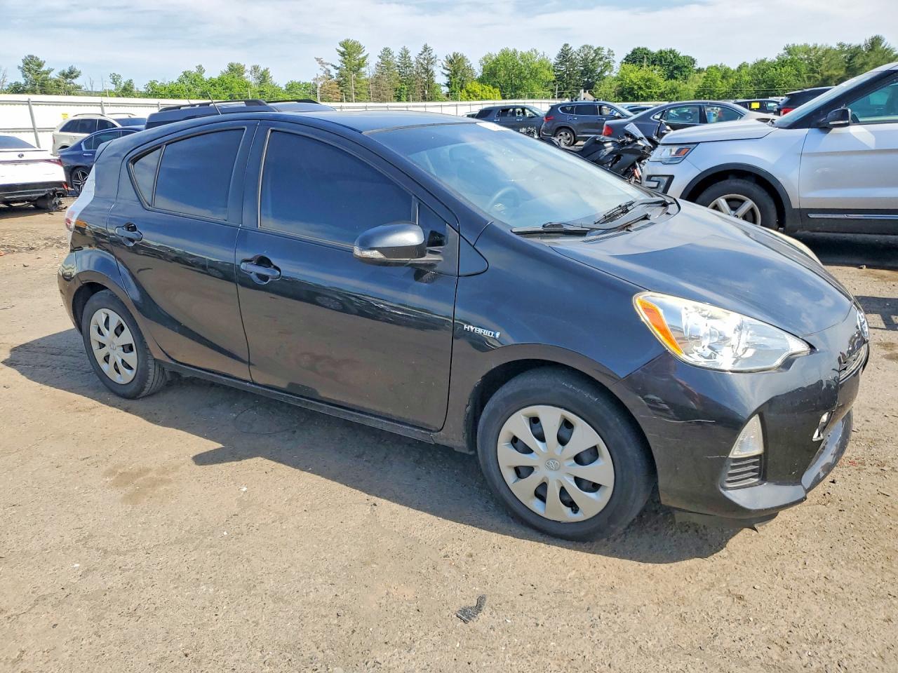 2014 Toyota Prius C Two - Фото 4