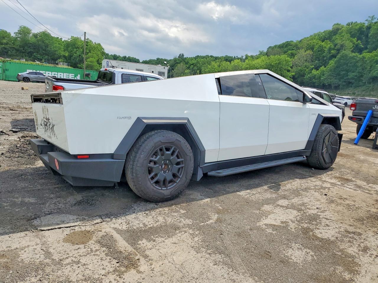2024 Tesla Cybertruck - Фото 3