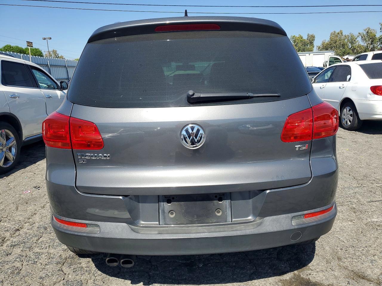 2016 Volkswagen Tiguan S - Фото 6