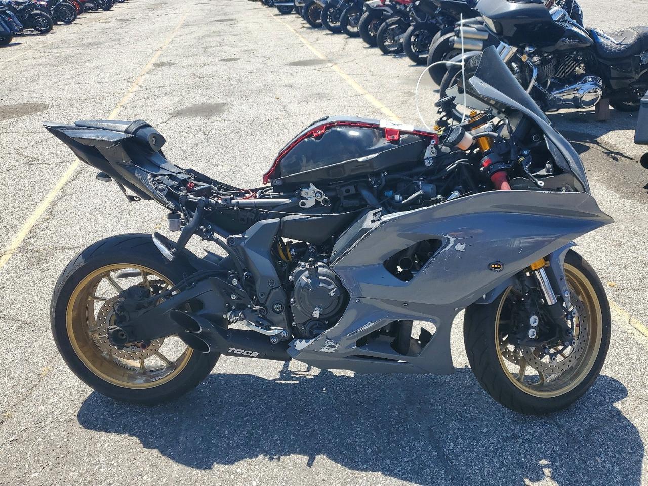 2022 Yamaha Yzfr7