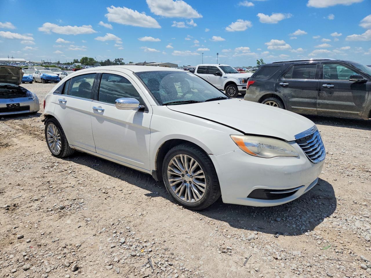 2011 Chrysler 200 Limited - Image 4